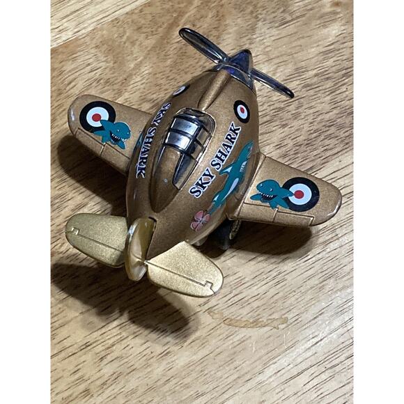 Sky Shark Propeller Plane Toysmith Gold Pull Back Toy - Picture 5 of 7